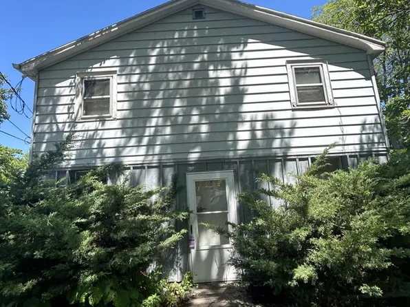 2026 East Leroy AVENUE, Saint Francis, WI 53235