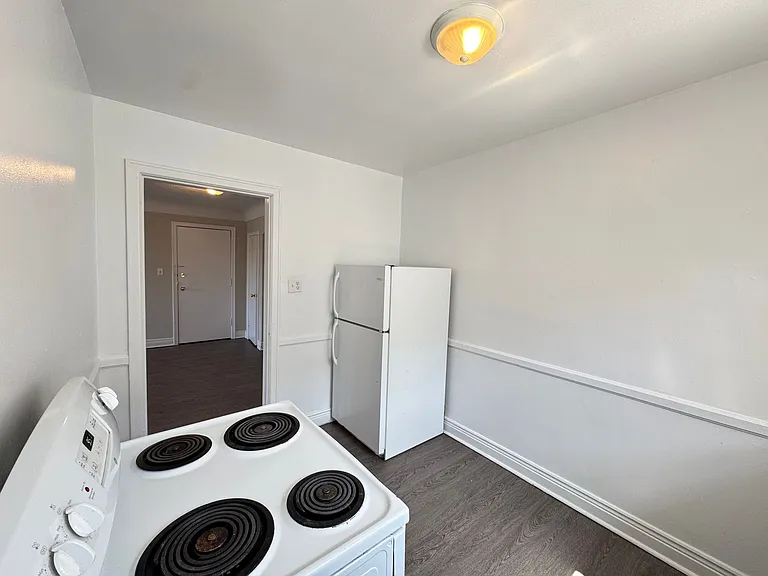 8 E 36th St #34 — Photo 10