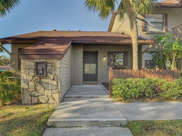 927 Capri Isles Blvd APT 5, Venice, FL 34292