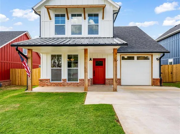 910 4th St, Elgin, OK 73538