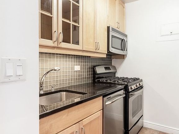 3rd image of 201 E 87th St APT 26H