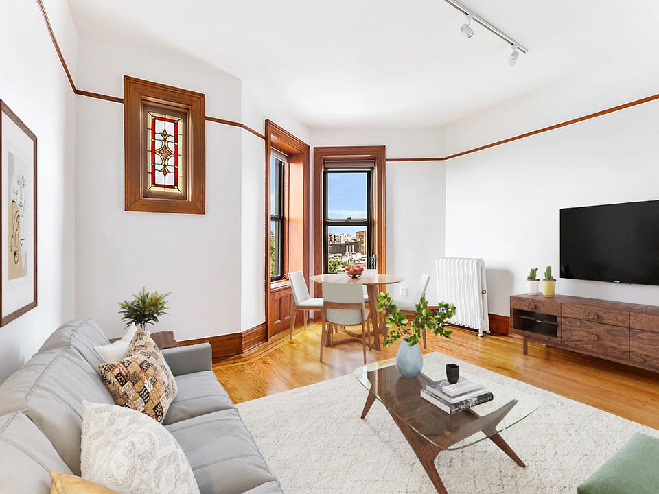 1st image of 806 Washington Ave APT 4D