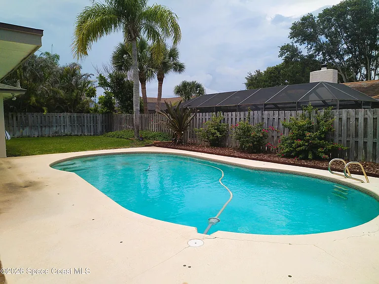 530 Rio Ln — Photo 23