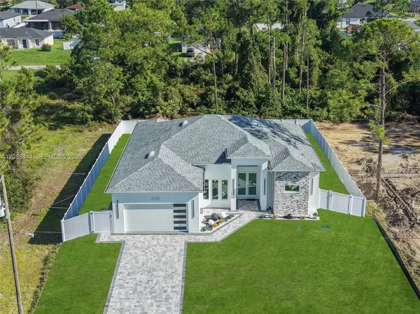 3710 6th St, Lehigh Acres, FL 33976