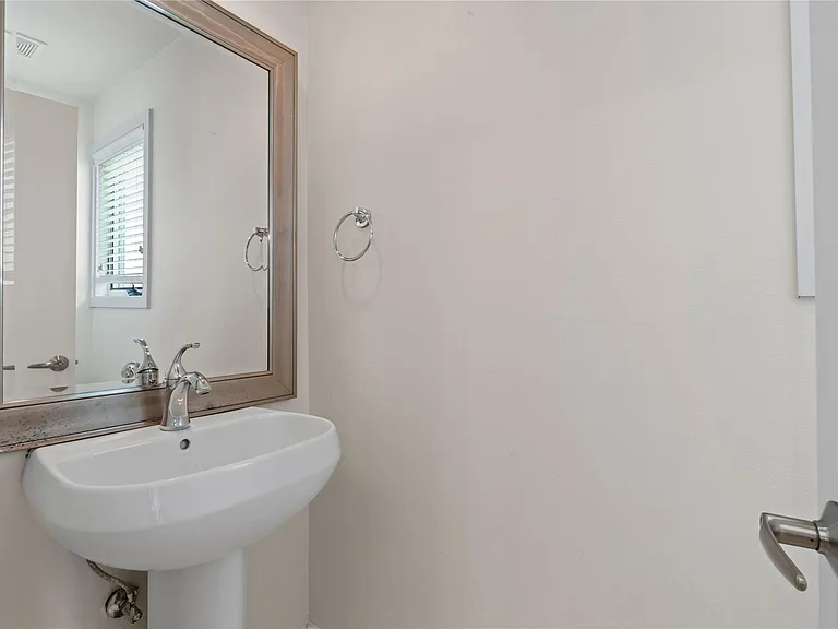 1702 S Lamar Blvd #9 — Photo 10