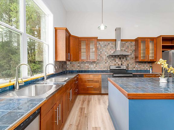 4th image of 2301 Johnson Rd