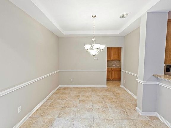 5th image of 621 Gray Stone Ln