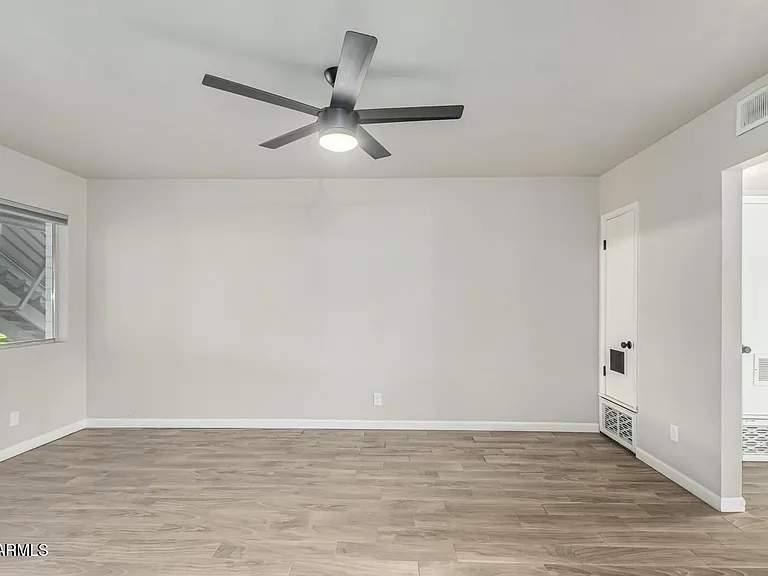 721 E Montebello Ave #108 — Photo 8