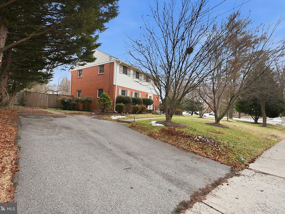 2nd image of 9901 Fernwood Rd