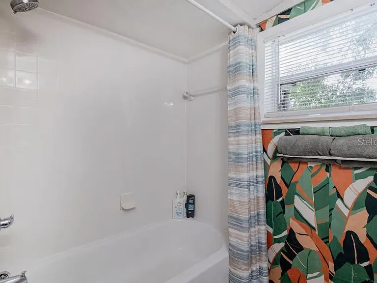 8311 N Newport Ave — Photo 10