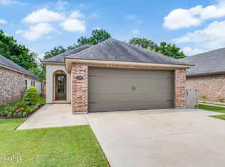 225 Twin Meadow Ln, Lafayette, LA 70508