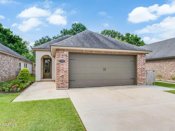 225 Twin Meadow Ln, Lafayette, LA 70508