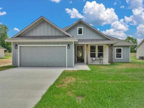 895 Foster Rd, Lufkin, TX 75904