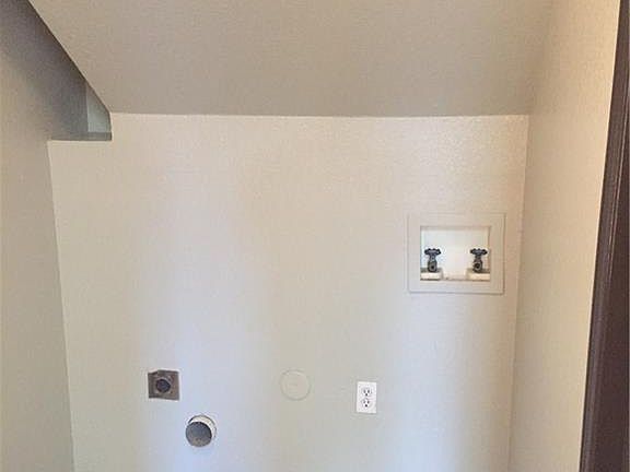 4th image of 3025 Oak Tower Pl