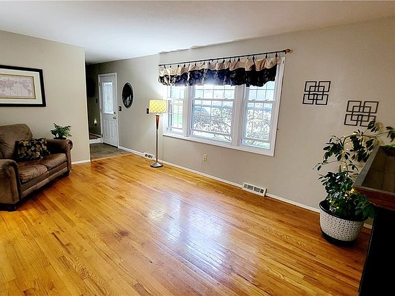 4th image of 6329 Christman Dr