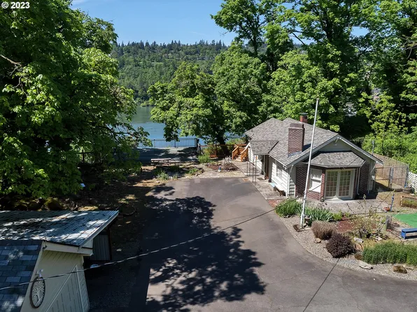 203 3rd Ave, Oregon City, OR 97045