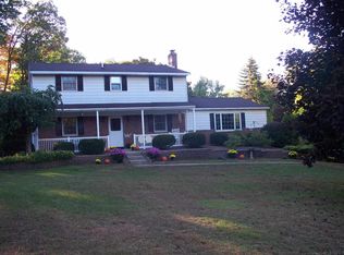 37 Walden Gln, Ballston Lake, NY 12019