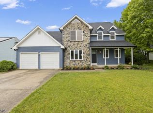 7 Sassafras Dr, Sicklerville, NJ 08081