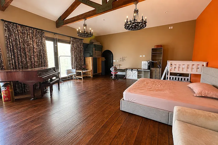 1 bed, 1.0 bath, 1000 sqft, $3,200 — Photo 3