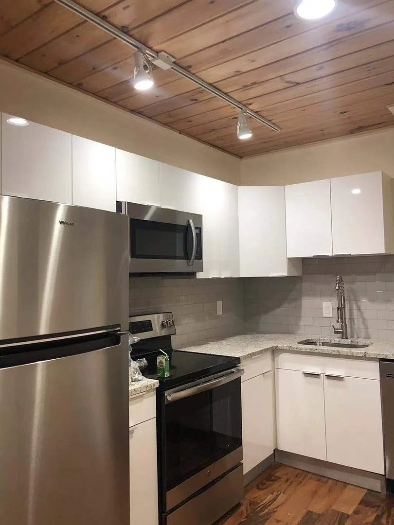 1637 S Broad St — Photo 1