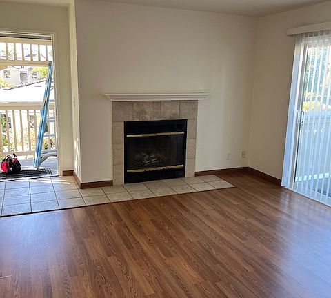 2nd image of 16 Lakeshore Ct