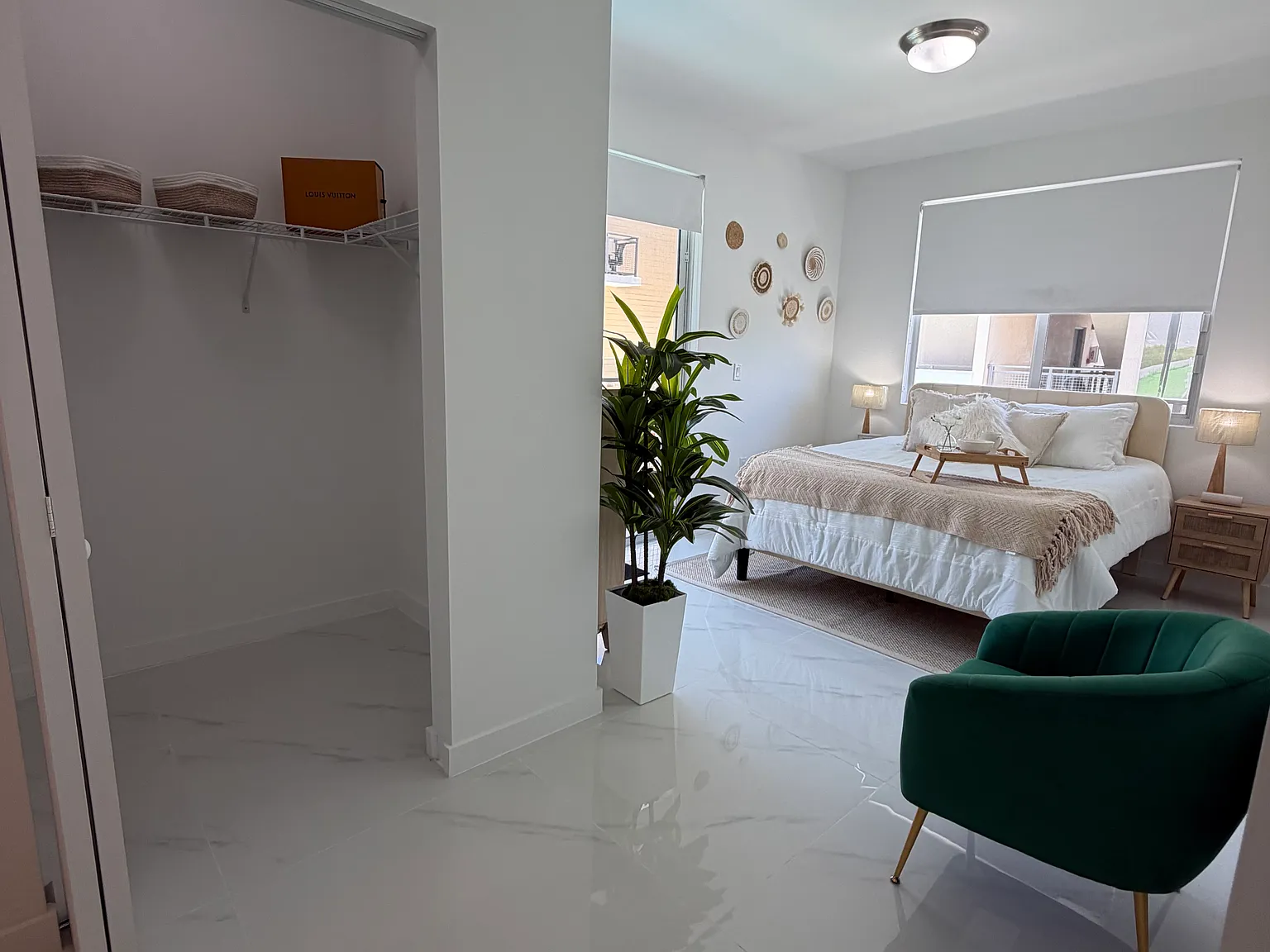 2 bed, 1000 sqft, $2,580 — Photo 4