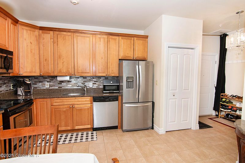 3rd image of 8 Wall Street APT 139