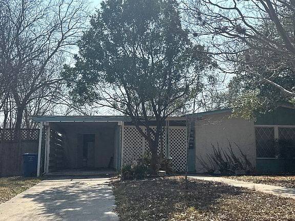 3rd image of 238 Pinewood Ln