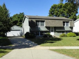 1909 10th Ave SE, Rochester, MN 55904