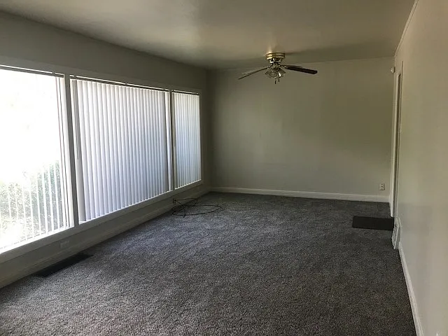 3 bed, 1932 sqft, $2,099 — Photo 3