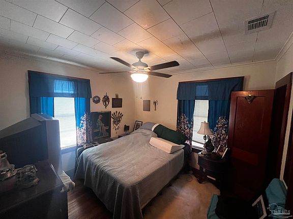 4th image of 1317 Wilson Ave