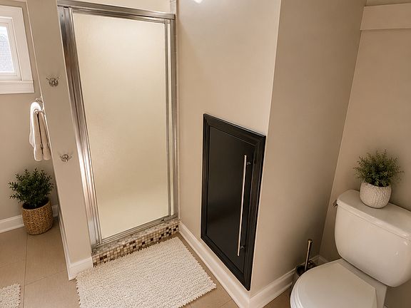 5th image of 15 Cushing Ave Floor 3