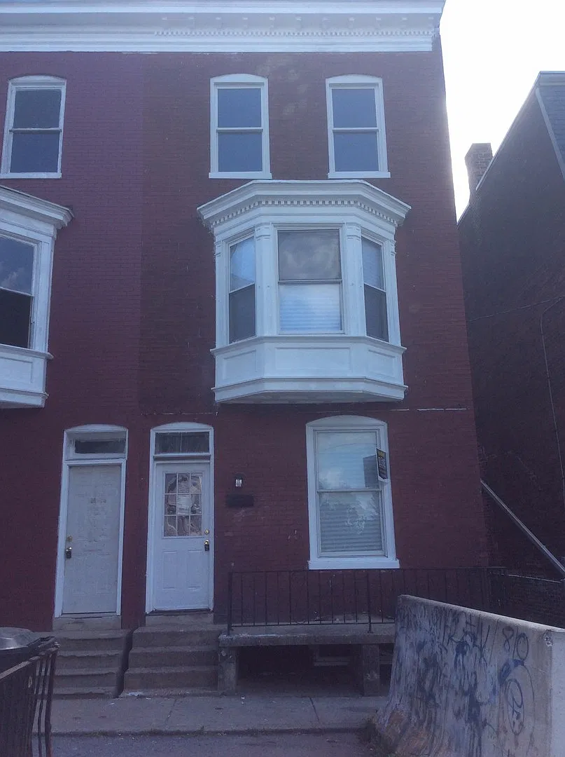 Large 5 bedroom 1st Floor Laundry-York City — Photo 1
