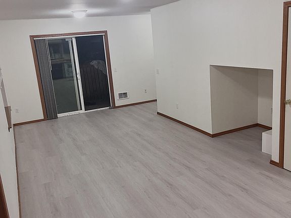 2nd image of 18520 61st Pl NE