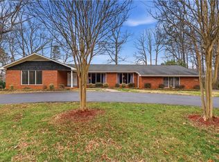 3160 Shaftesbury Ln, Winston Salem, NC 27105