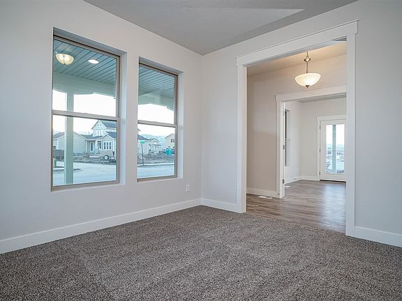 3rd image of 10429 S Redknife Dr