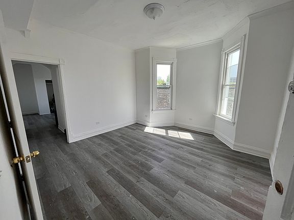 2nd image of 3323 N Pulaski Rd #2RB