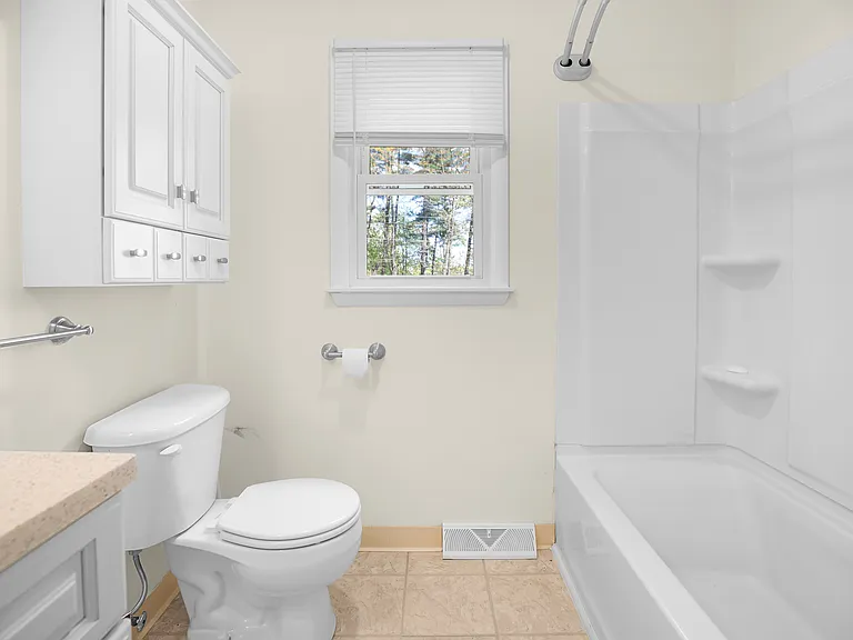 114 E Poplar Dr #B — Photo 19