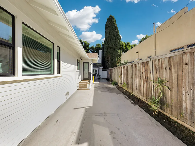 346 Molino Ave — Photo 12