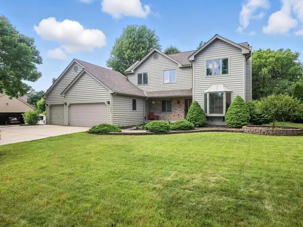 2824 Burton DRIVE, Waukesha, WI 53188