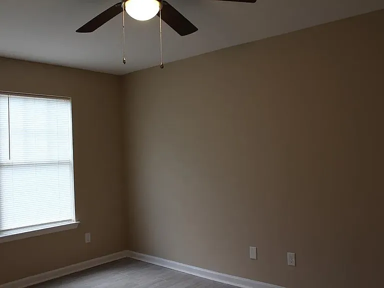 1004 Volusia St — Photo 2