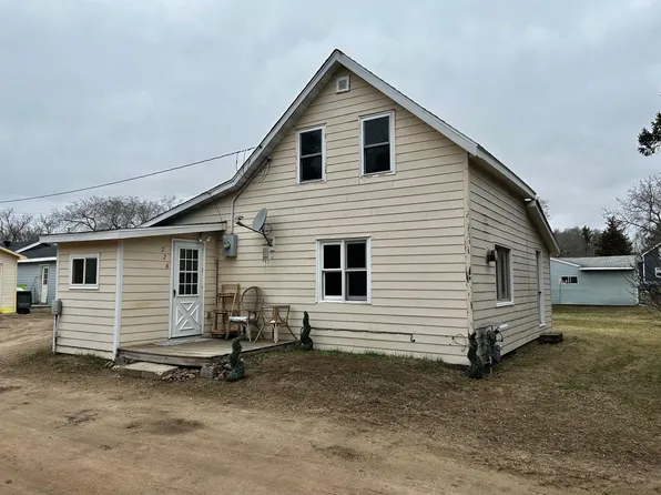 726 E 2nd St S, Pillager, MN 56473