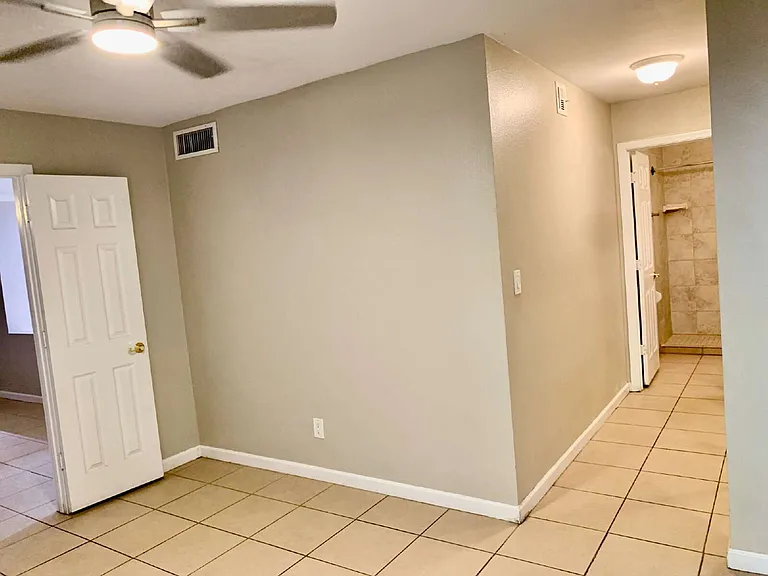 4317 N 19th Dr — Photo 13