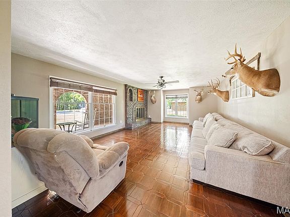 4th image of 1873 Longview Ln