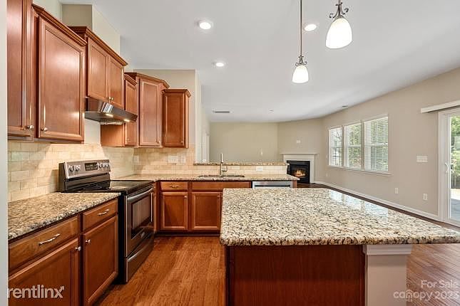 1st image of 112R Swamp Rose Dr