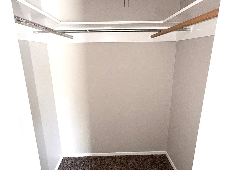 911 Creekside Dr #911 — Photo 10
