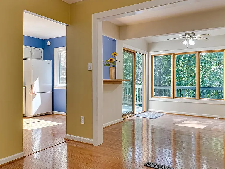 2210 Glencourse Ln — Photo 16
