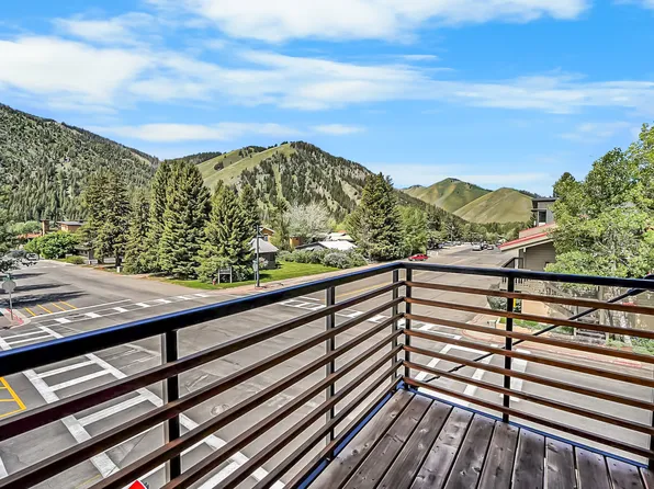 580 1st Ave N #206, Ketchum, ID 83340