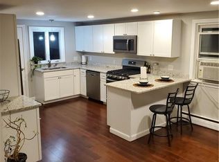 95 Park View Ave, Warwick, RI 02888