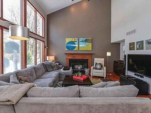 2nd image of 873 Brookside Dr